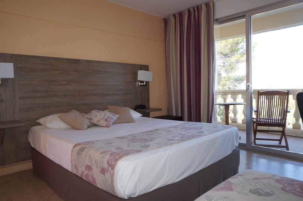 Logis Hotel Le Col De L'Ange Draguignan Exteriér fotografie