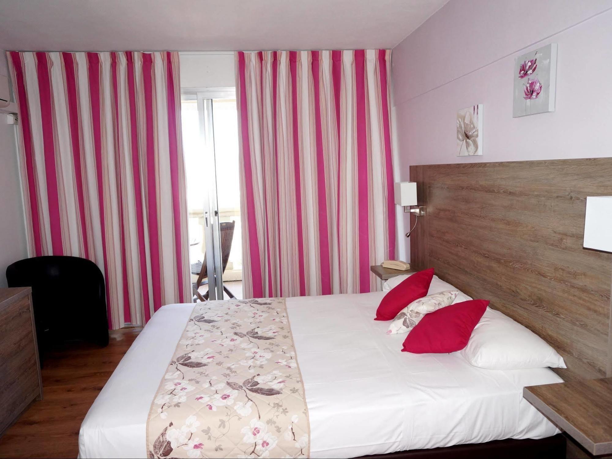 Logis Hotel Le Col De L'Ange Draguignan Exteriér fotografie
