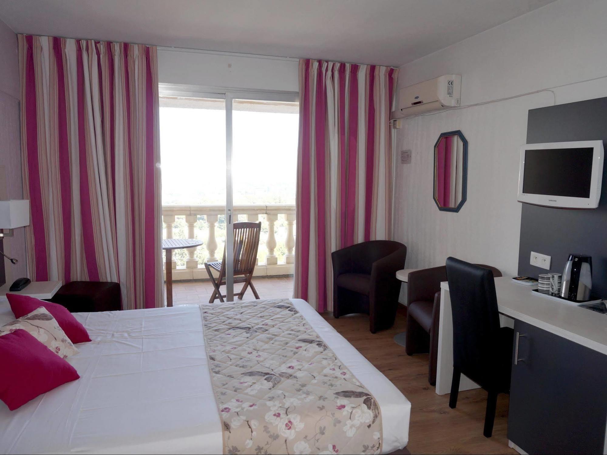 Logis Hotel Le Col De L'Ange Draguignan Exteriér fotografie