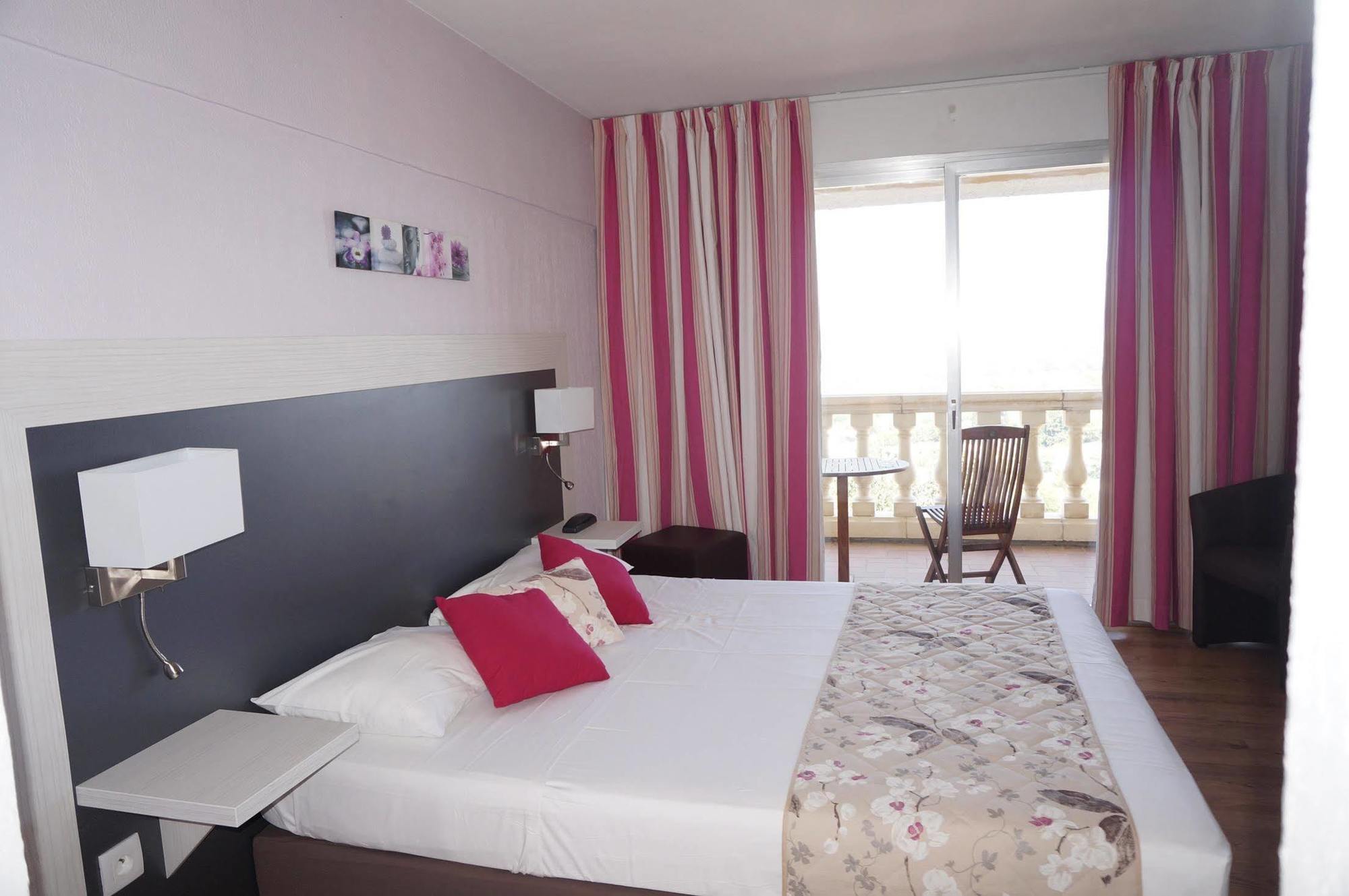 Logis Hotel Le Col De L'Ange Draguignan Exteriér fotografie